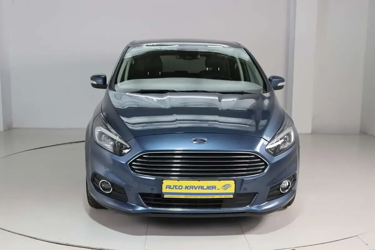 Gebraucht Ford S-MAX Titanium 150 PS (110 kW) 2018 Chromablau metallic Van / Kleinbus