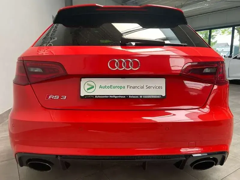 Gebraucht Audi RS3 Sportback Sport 367 PS (269 kW) 2015 Rot Kleinwagen