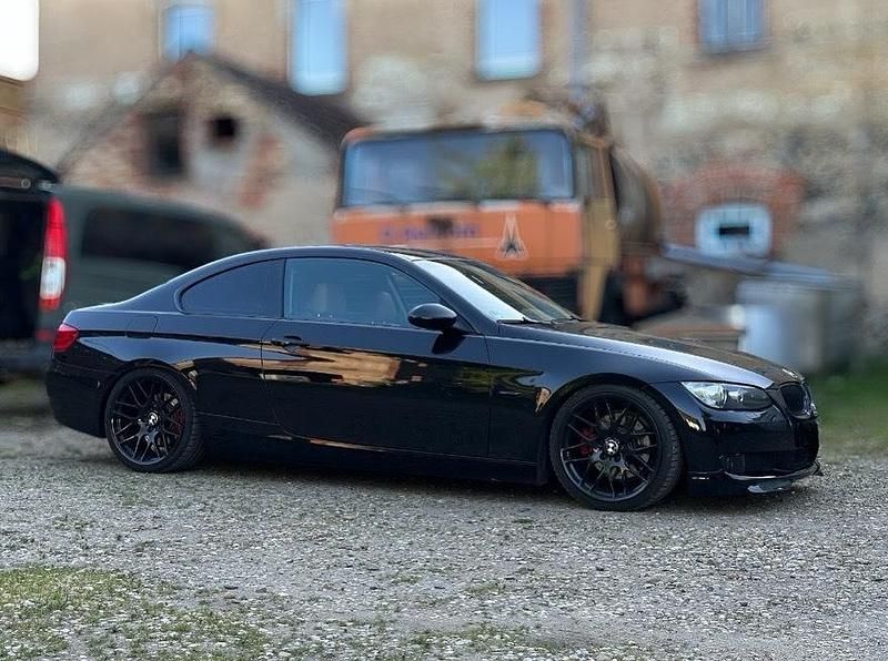 Second-hand BMW 325 Performance 218 CP (160 kW) 2006 Negru Coupe