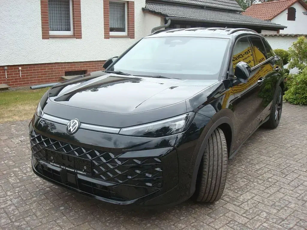 Neu VW T-Roc R-line 150 PS (110 kW) 2026 Grenadillschwarz metallic SUV
