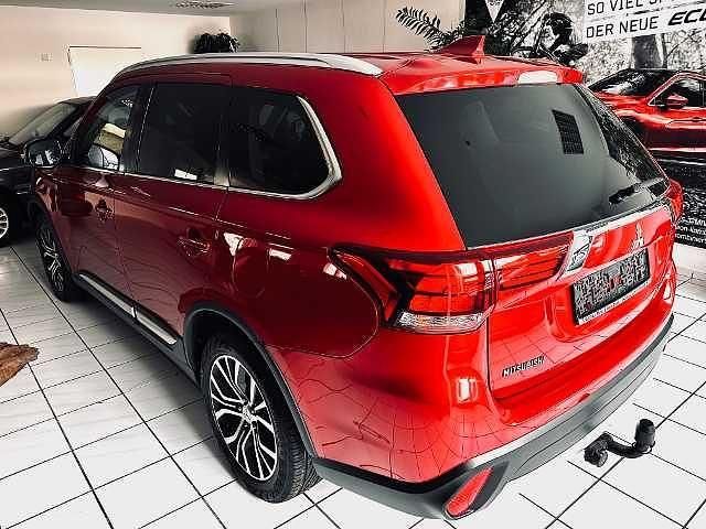Gebraucht Mitsubishi Outlander Edition 150 PS (110 kW) 2018 Rot SUV