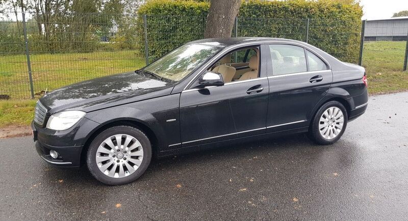 Schwarz Gebraucht 2007 Mercedes C200 Elegance Limousine | 8.999 € (Fairer Preis) - Bild 1/4