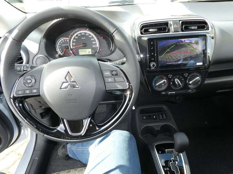 Gebraucht Mitsubishi Space Star Select+ 71 PS (52 kW) 2024 Silber Limousine