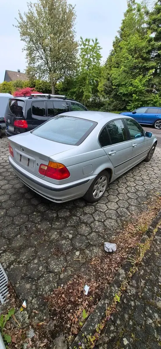 Gebraucht BMW 320 150 PS (110 kW) 1998 Silber Limousine