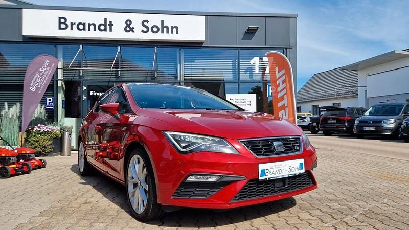 Rot Gebraucht 2017 Seat Leon FR Limousine | 14.900 € (Fairer Preis) - Bild 1/4