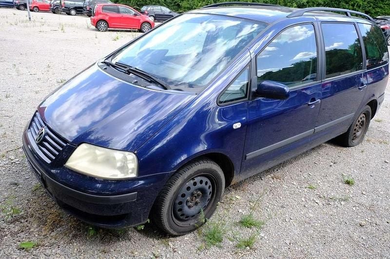 Indigoblau perleffekt Gebraucht 2003 VW Sharan Comfortline Van / Kleinbus | 699 € (Guter Preis) - Bild 1/4