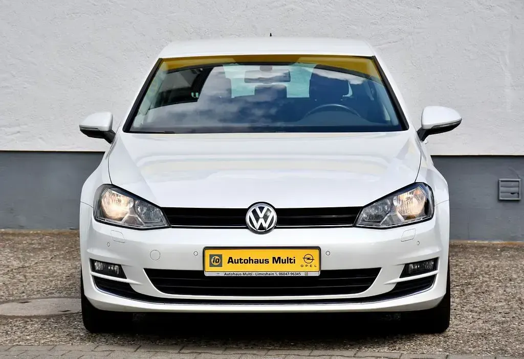 Gebraucht VW Golf VII LOUNGE 110 PS (80 kW) 2019 Weiß Limousine