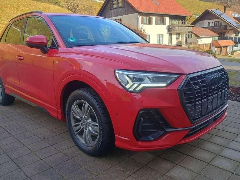 Rot Gebraucht 2021 Audi Q3 Advanced SUV | 26.999 € (Guter Preis) - Bild 1/4
