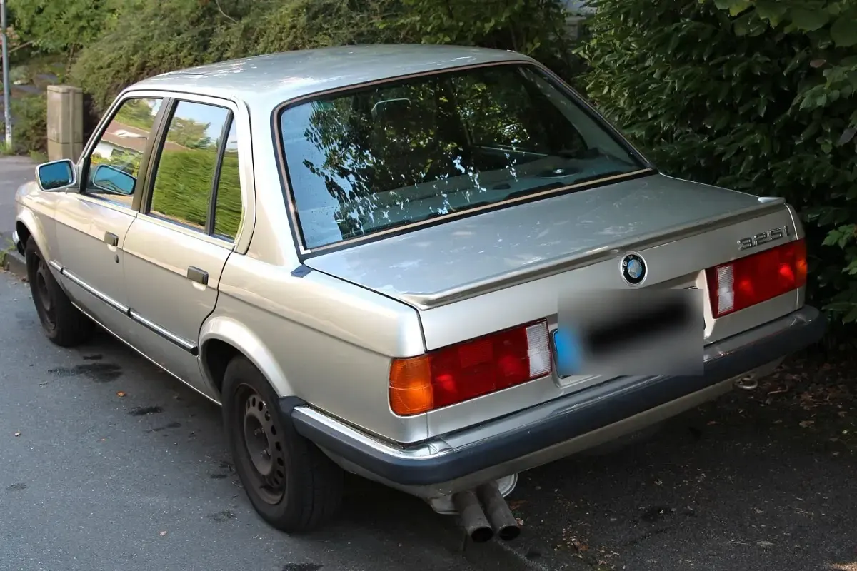 Gebraucht BMW 325 Basis 170 PS (125 kW) 1987 Beige Limousine