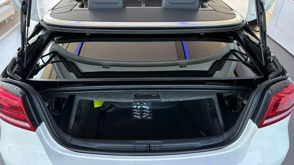 Gebraucht VW Eos Sportline 122 PS (89 kW) 2013 Weiß Cabrio