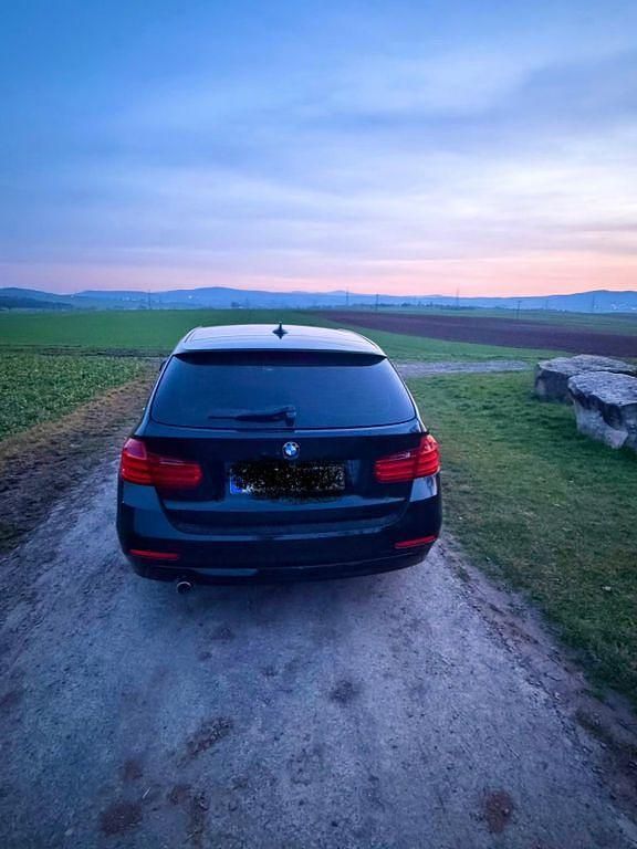 Gebraucht BMW 320 184 PS (135 kW) 2013 Schwarz Kombi