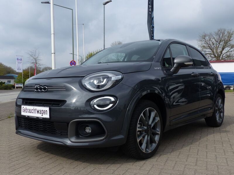 Grau Gebraucht 2024 Fiat 500X Dolcevita SUV | 23.180 € - Bild 1/4