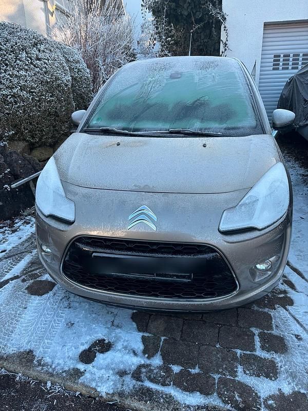 Beige Gebraucht 2010 Citroën C3 Exclusive Kleinwagen | 5.450 € (Fairer Preis) - Bild 1/4