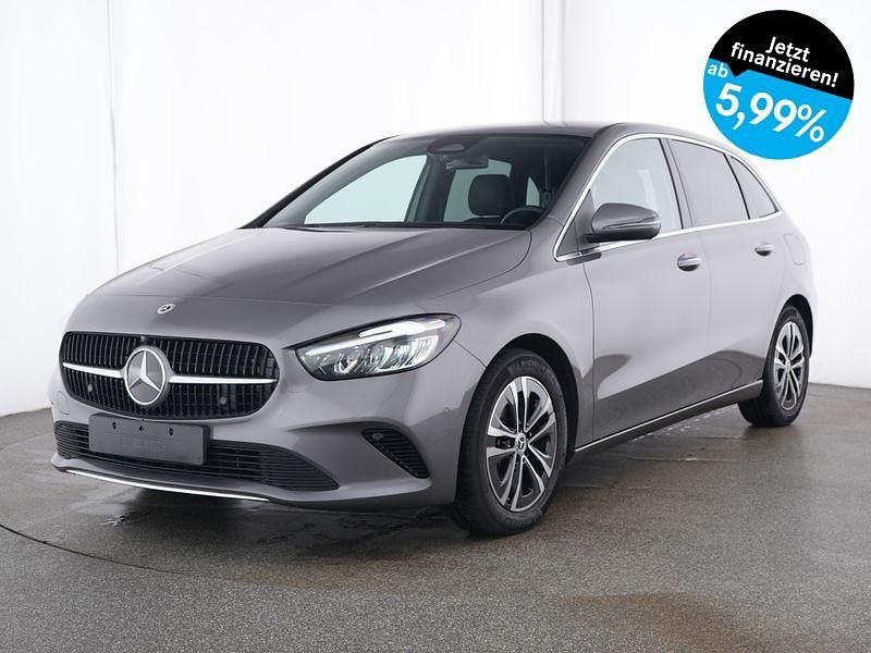 Grau Gebraucht 2024 Mercedes B200 Progressive Van / Kleinbus | 29.890 € (Superpreis) - Bild 1/4