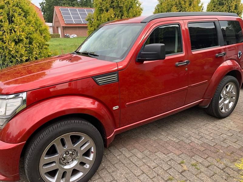 Second-hand Dodge Nitro 177 CP (130 kW) 2008 Roșu SUV