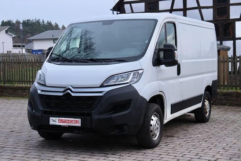 Weiß Gebraucht 2020 Citroën Jumper Start Van / Kleinbus | 16.490 € (Fairer Preis) - Bild 1/4