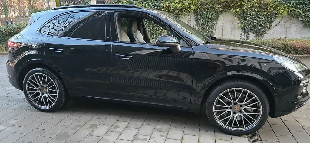 Gebraucht Porsche Cayenne 441 PS (324 kW) 2022 Schwarz SUV