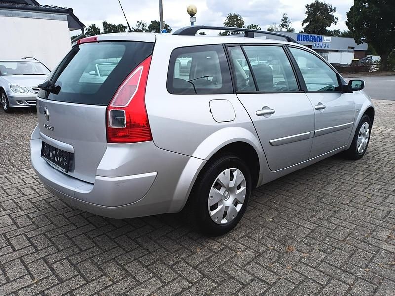 Gebraucht Renault Mégane GrandTour 103 PS (75 kW) 2008 Silber Kombi