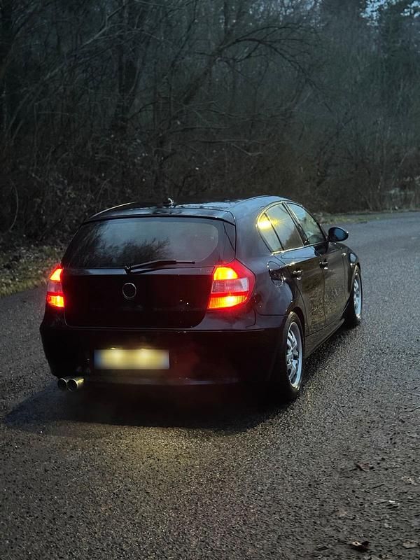 Gebraucht BMW 120 150 PS (110 kW) 2007 Schwarz Kleinwagen