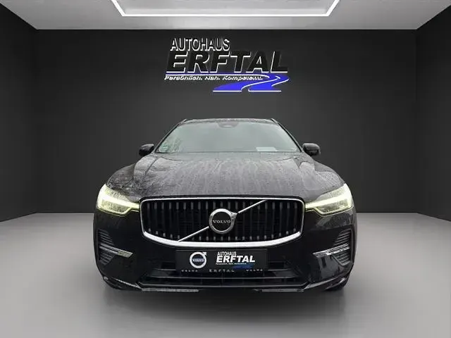 Gebraucht Volvo XC60 145 PS (106 kW) 2022 SUV