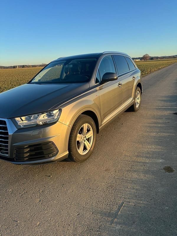 Gebraucht Audi Q7 S-Line 263 PS (193 kW) 2015 Silber SUV