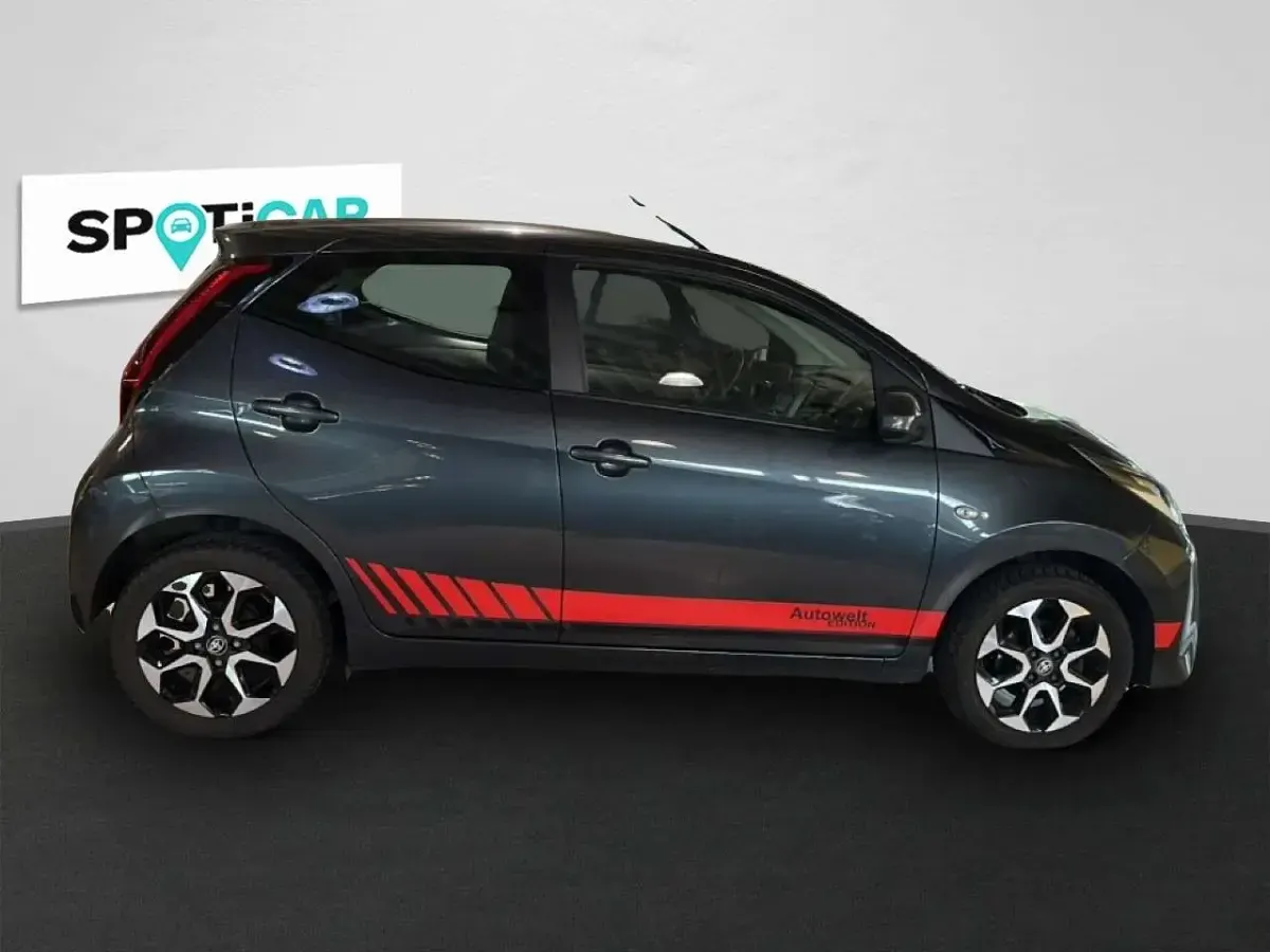 Gebraucht Toyota Aygo 72 PS (52 kW) 2019 Dark grey mica Kleinwagen