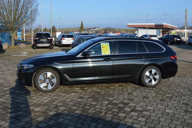 Gebraucht BMW 520 190 PS (139 kW) 2023 Schwarz Kombi