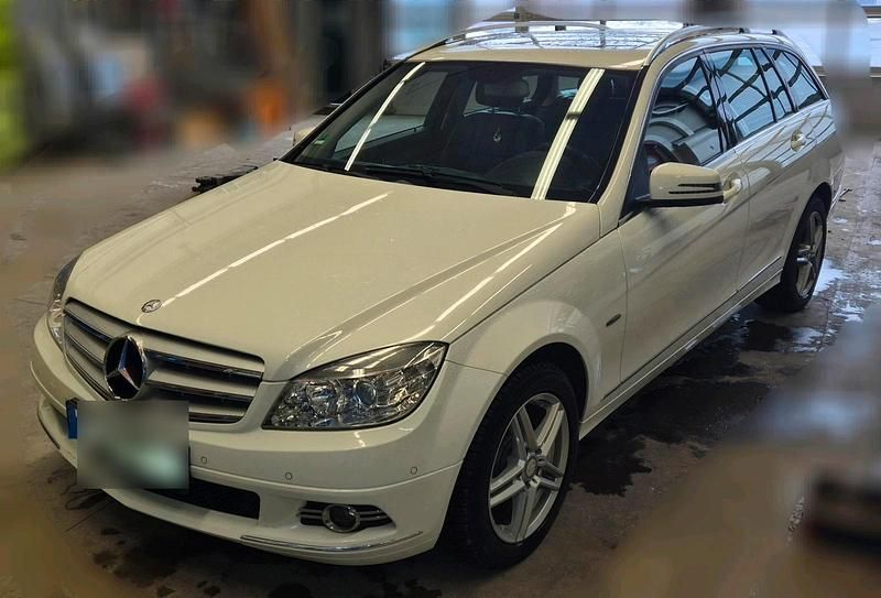 Gebraucht Mercedes 180 156 PS (114 kW) 2010 Weiß Limousine