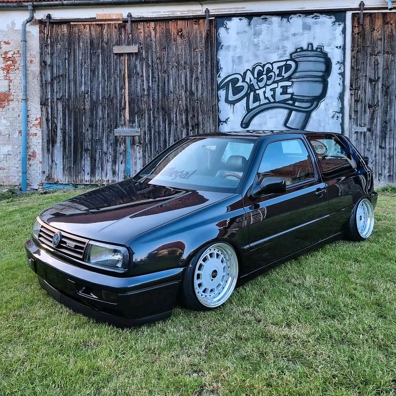 Schwarz Gebraucht 1996 VW Golf III Highline Kleinwagen | 12.999 € - Bild 1/4