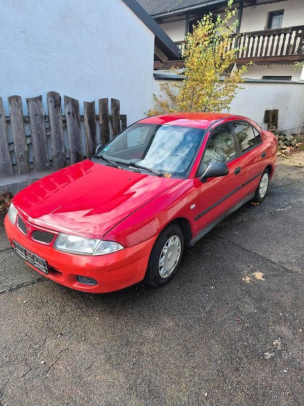 Rot Gebraucht 1998 Mitsubishi Carisma Limousine | 400 € (Fairer Preis) - Bild 1/4