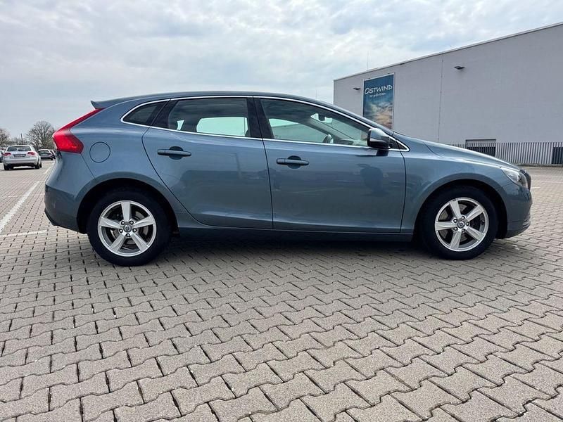 Gebraucht Volvo V40 Momentum 150 PS (110 kW) 2014 Grau Limousine
