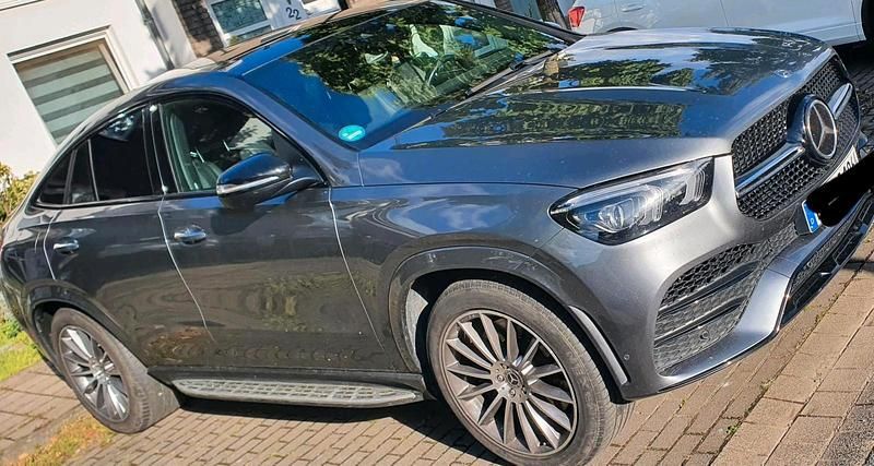 Grau Gebraucht 2020 Mercedes GLE350 AMG line Coupé | 63.500 € (Guter Preis) - Bild 1/4