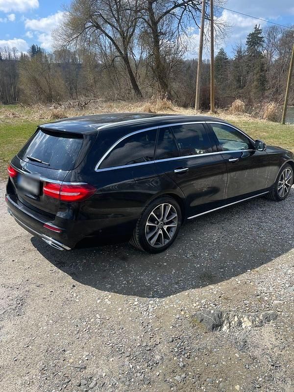 Gebraucht Mercedes E350 258 PS (189 kW) 2018 Schwarz Kombi