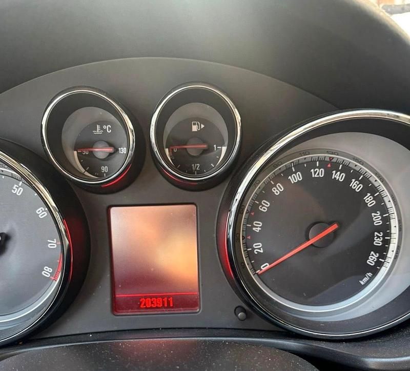 Gebraucht Opel Insignia 180 PS (132 kW) 2009 Silber Limousine