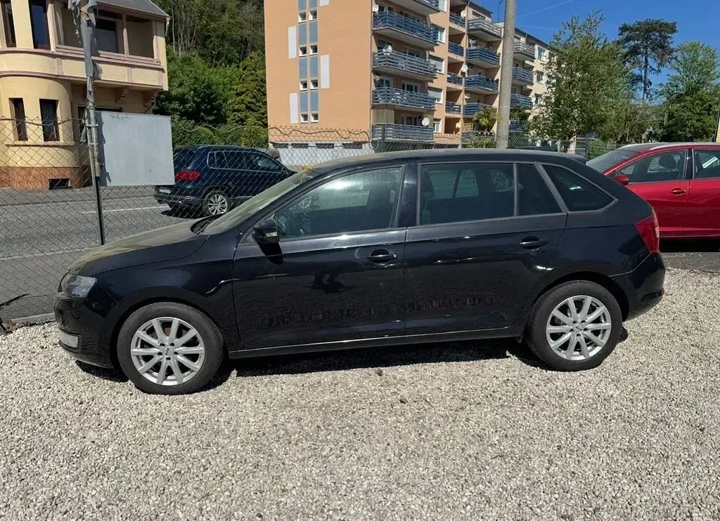 Używany Skoda Rapid Style 110 KM (80 kW) 2017 Czarny Hatchback