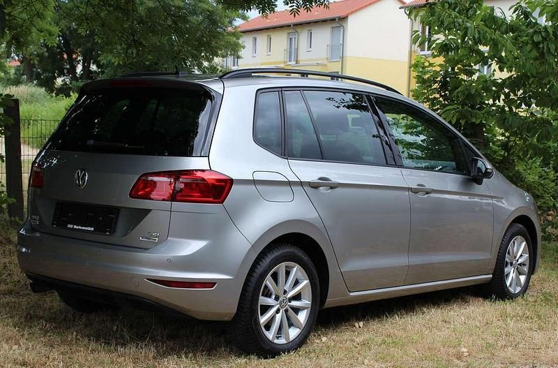 Tungsten silver metallic Gebraucht 2015 VW Golf Sportsvan LOUNGE Van / Kleinbus | 11.390 € (Fairer Preis) - Bild 1/4