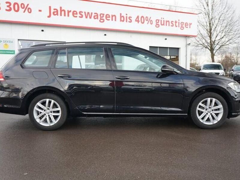 Gebraucht VW Golf VII 150 PS (110 kW) 2020 Deep black perleffekt Kombi