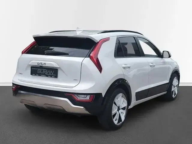 Gebraucht Kia Niro Spirit 182 PS (133 kW) 2022 Weiß SUV