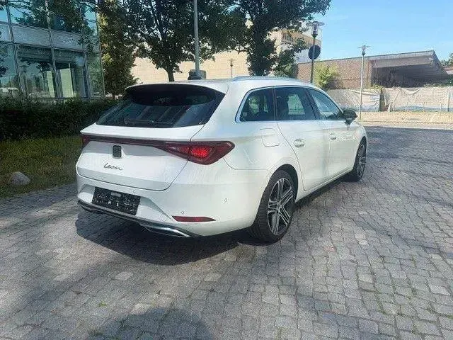 Gebraucht Seat Leon XCELLENCE 150 PS (110 kW) 2023 "candy" weiss Kombi
