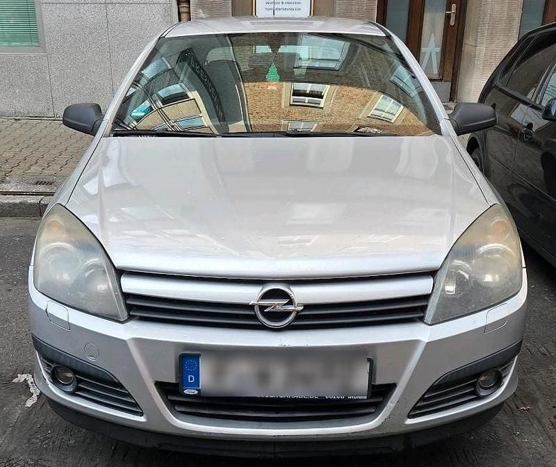 Grau Gebraucht 2005 Opel Astra Kleinwagen | 1.600 € (Guter Preis) - Bild 1/4