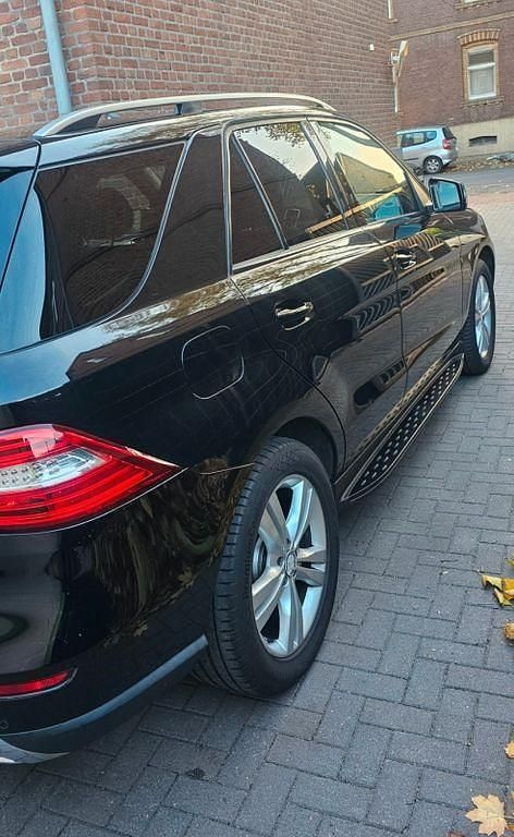 Gebraucht Mercedes ML350 258 PS (189 kW) 2013 Schwarz SUV