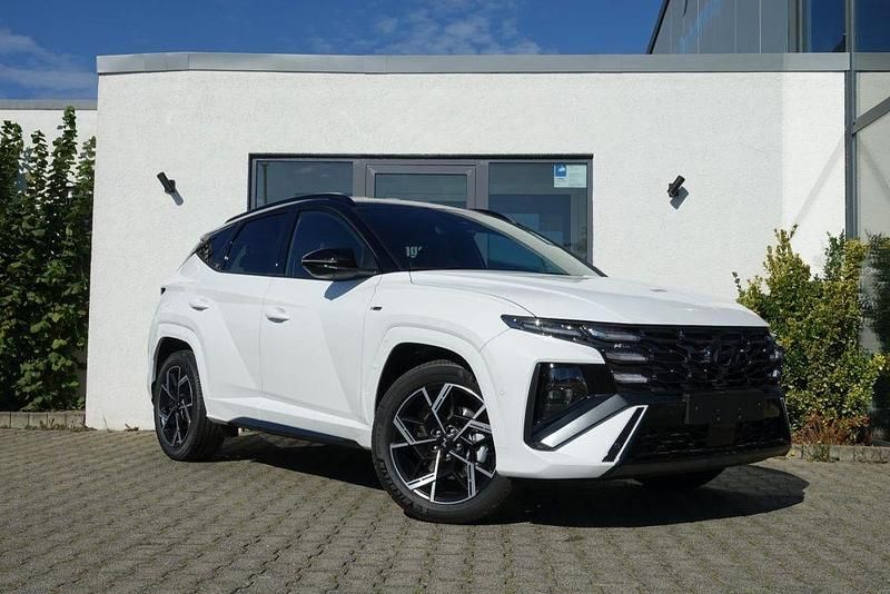 Serenity white Neu 2025 Hyundai Tucson N Line SUV | 37.985 € (Fairer Preis) - Bild 1/4