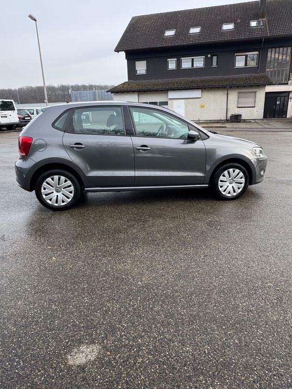 Gebraucht VW Polo Comfortline 90 PS (66 kW) 2012 Grau Kleinwagen