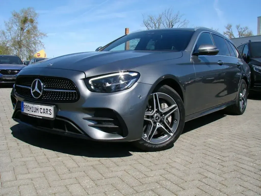 Gebraucht Mercedes E300 Exclusive 306 PS (225 kW) 2021 Selenitgrau (metallic) Kombi