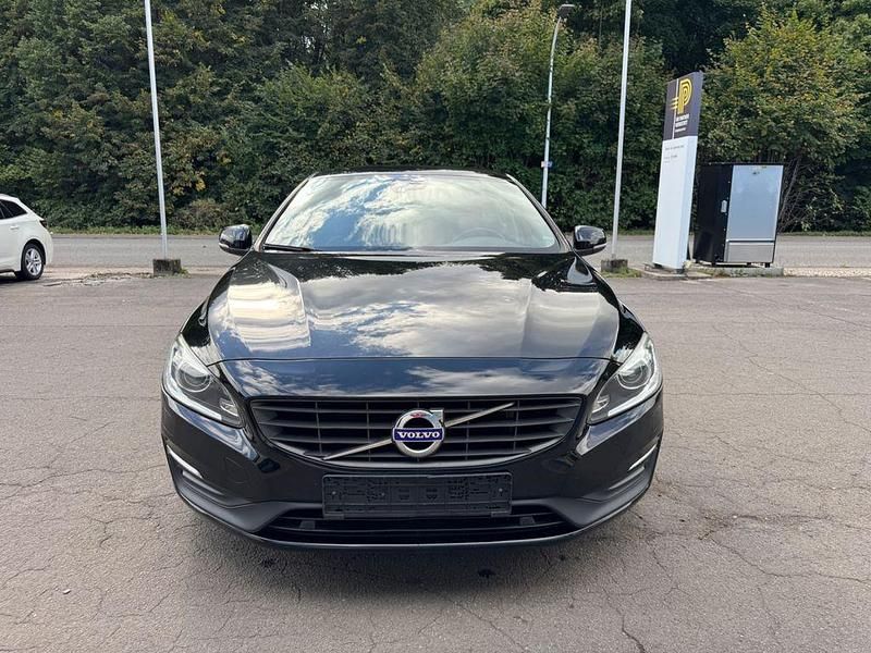 Gebraucht Volvo V60 Business Edition 150 PS (110 kW) 2017 Schwarz Kombi