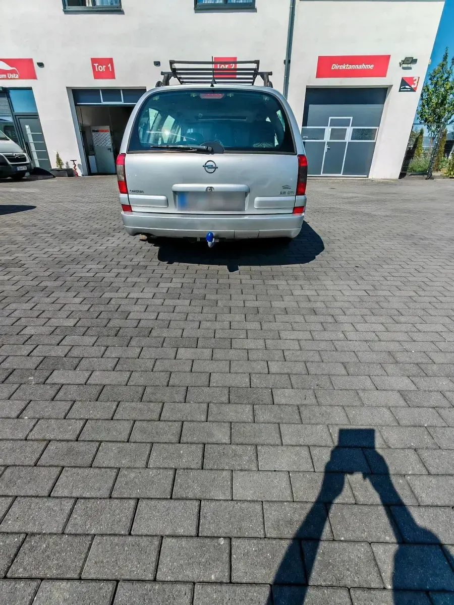 Gebraucht Opel Omega 150 PS (110 kW) 2002 Silber Kombi
