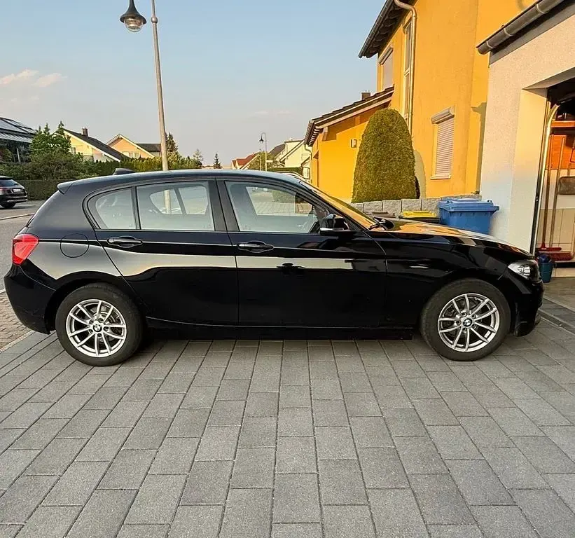 Gebraucht BMW 116 109 PS (80 kW) 2018 Schwarz Kleinwagen