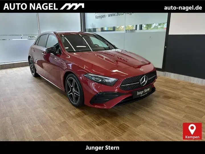 Manufaktur lack manufaktur patagonienrot Gebraucht 2024 Mercedes A200 AMG Limousine | 33.449 € (Fairer Preis) - Bild 1/4