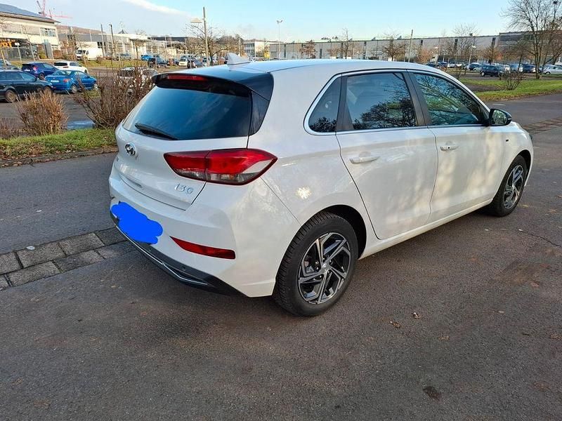 Gebraucht Hyundai i30 Prime 160 PS (117 kW) 2022 Weiß Limousine