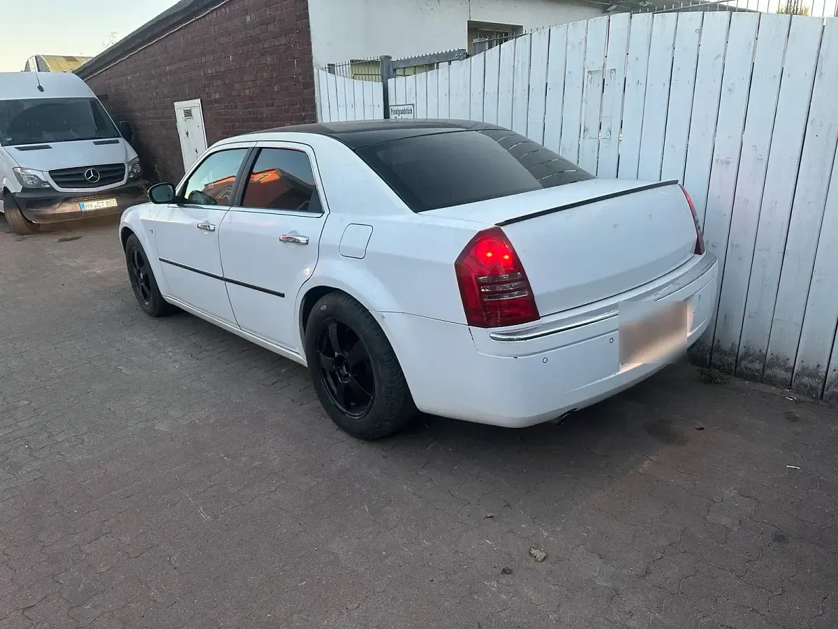 Gebraucht Chrysler 300C 218 PS (160 kW) 2007 Schwarz Limousine